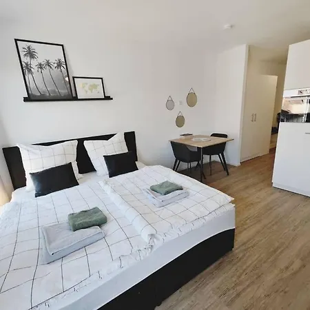 Апартаменты Ticasa Palms Zentral-outlet-smarttv-aufzug-stylisch-unique *
